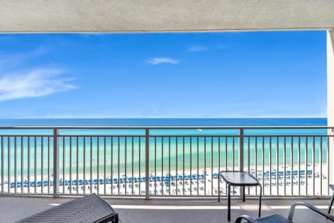 Condo, 1 King Bed with Sofa bed (Emerald Beach 1033) | Property grounds