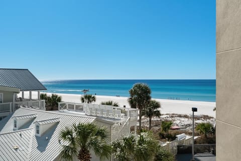 Condo, 1 Queen Bed with Sofa bed (Sunbird 401E) | Beach | On the beach
