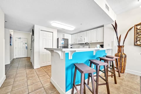 Condo, Multiple Beds (Majestic Beach Towers 1-1304) | Private kitchen | Oven, toaster