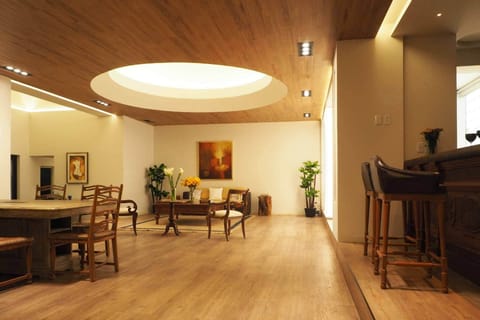Basic Apartment | Living area | Smart TV, streaming services