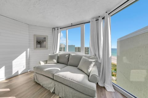 Studio, 1 Queen Bed with Sofa bed (Top of the Gulf 811) | Living area | TV