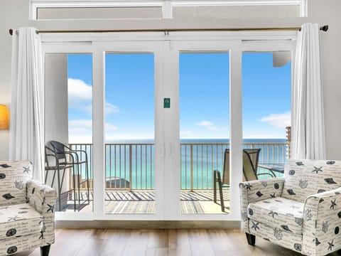 Condo, Multiple Beds (Laketown Wharf Penthouse 2026) | Interior