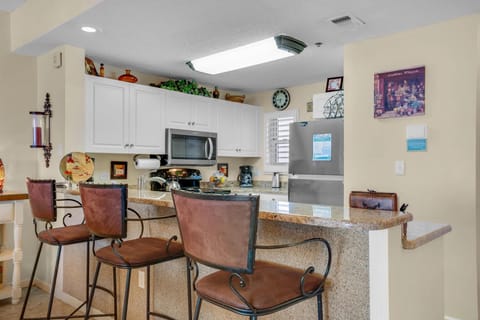 Condo, Multiple Beds (Leeward Key 701) | Private kitchen | Oven, toaster
