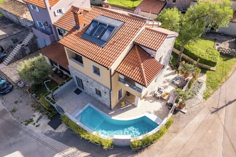 Casa Dika Pool & Lounge