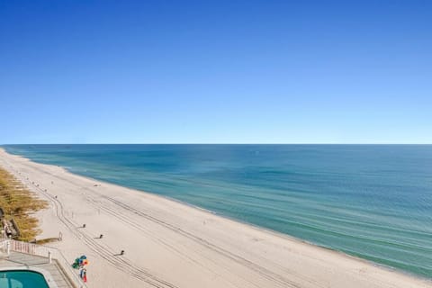 Condo, 1 Queen Bed with Sofa bed (Palazzo 404) | Beach | On the beach