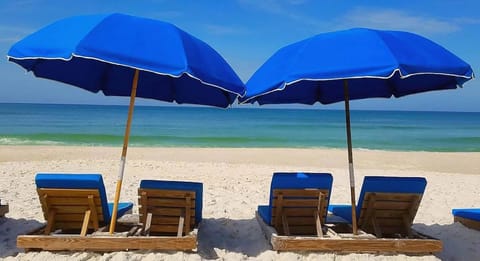 Studio, 2 Queen Beds (Top of the Gulf 418) | Beach | On the beach