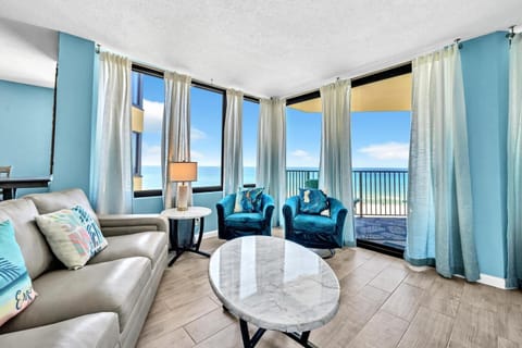 Condo, 1 King Bed with Sofa bed (Sunbird 606W) | Living area | TV