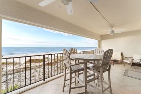 Condo, Multiple Beds (Shipwatch A402) | Outdoor dining