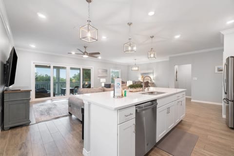 House, Multiple Beds (Slow M'Ocean at Lost Key Villas) | Interior