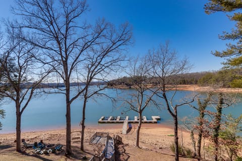 Morganton Vacation Rental | 2BR | 1.5BA | Stairs Required | 1,024 Sq Ft