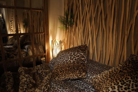 Royal Room | Frette Italian sheets, premium bedding, memory foam beds, minibar