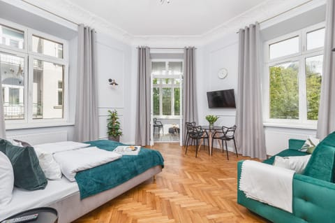2. Private Room - Traveler's Best Choice | 1 bedroom, desk, laptop workspace, iron/ironing board