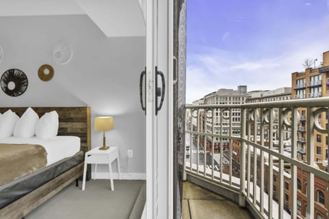 Apartment, 1 Bedroom | 1 bedroom, laptop workspace, iron/ironing board, WiFi (free)