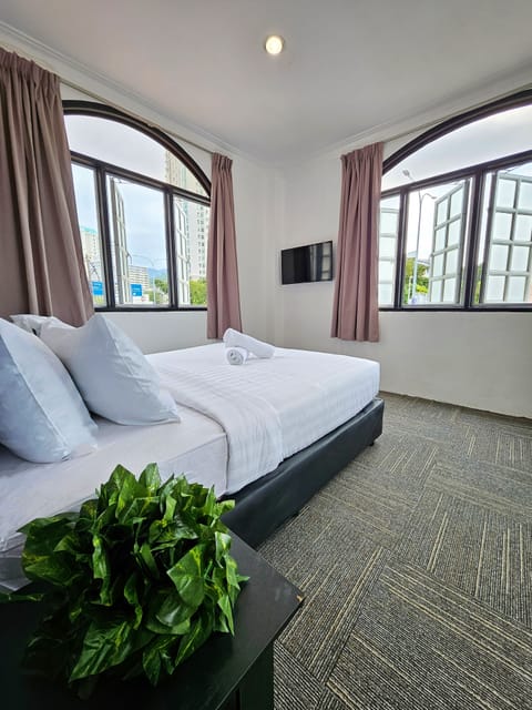 Superior Double Room | Desk, iron/ironing board, free WiFi, bed sheets