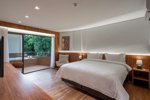 Presidential Room | Desk, free WiFi