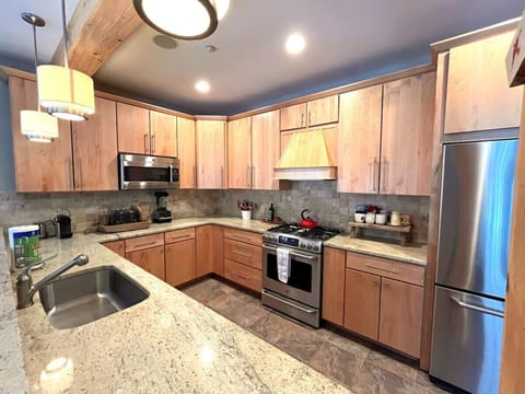 Fully equipped kitchen with SS appliances + Granite Countertop