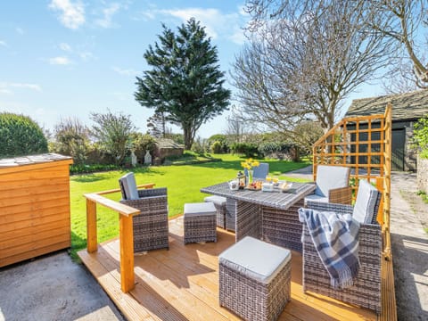 Sitting-out-area | Court End Cottage, Silecroft, near Millom