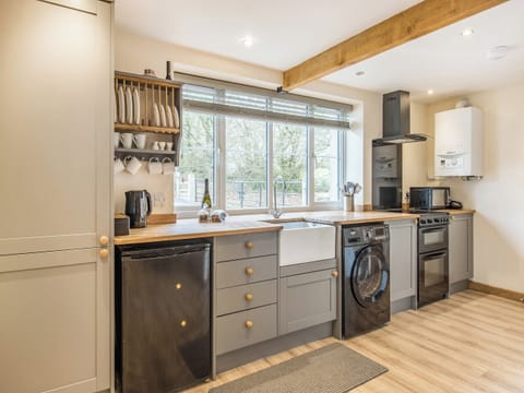 Kitchen | Frondeg Bach, Tregaron and the Cambrian Mountains