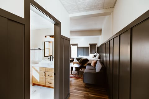Deluxe Room, 1 King Bed with Sofa bed | Down comforters, WiFi (free), bed sheets