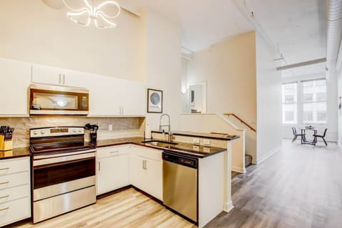 Apartment | Private kitchen | Fridge, microwave, oven, coffee/tea maker