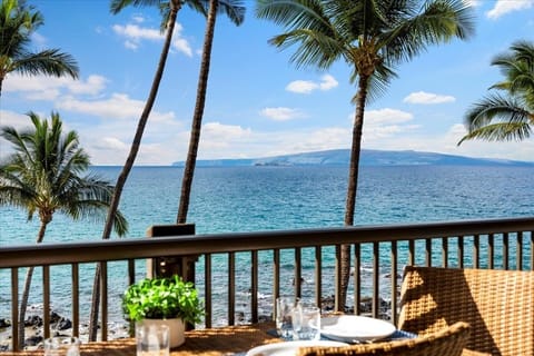 Condo, 2 Bedrooms | Property grounds