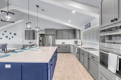Modern Kitchen with Stainless Steel Appliances