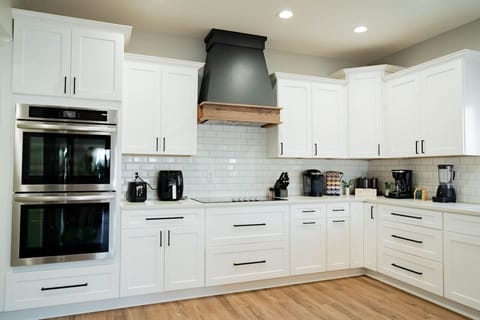 Brand new stainless appliances for all the cooking