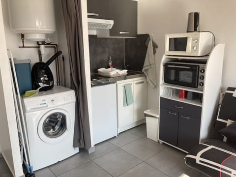 Comfort Apartment | Private kitchen | Electric kettle