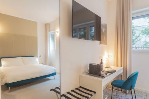 Design Double Room, 1 Queen Bed, Private Bathroom, Courtyard View | Premium bedding, down comforters, in-room safe, individually decorated