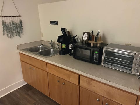 House | Shared kitchen facilities | Shared fridge, microwave