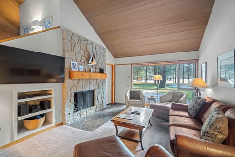 76 Meadow House-06