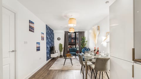 Apartment | Dining
