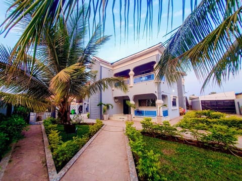 Apartment, 2 Bedrooms, Smoking, Balcony | Exterior