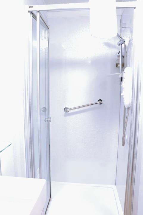 Single Room, Shared Bathroom | Bathroom