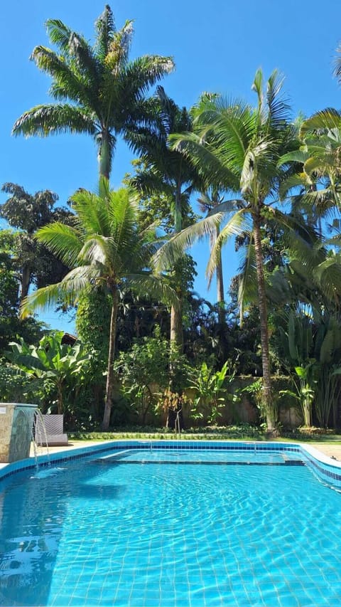 Deluxe Suite | Living area | 43-inch Smart TV with digital channels, Netflix, streaming services