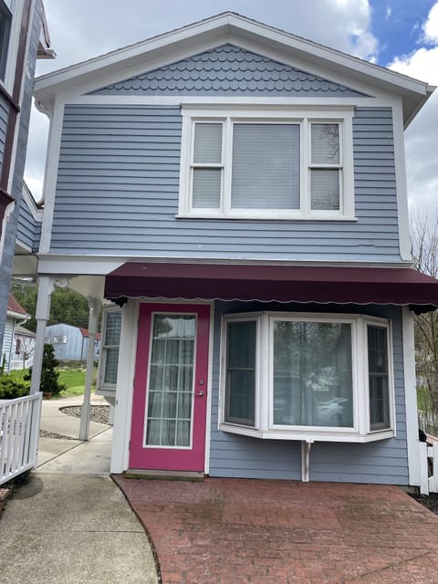 Main Street Entryway.