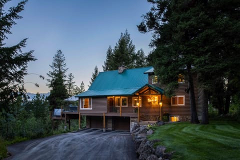 Star Valley Ranch Vacation Rental | 4BR | 3BA | 3,000 Sq Ft | Stairs to Enter