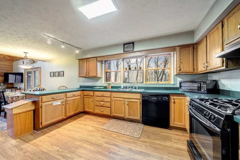 Large and well stocked kitchen!