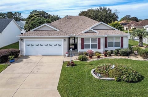 Front of house and driveway

