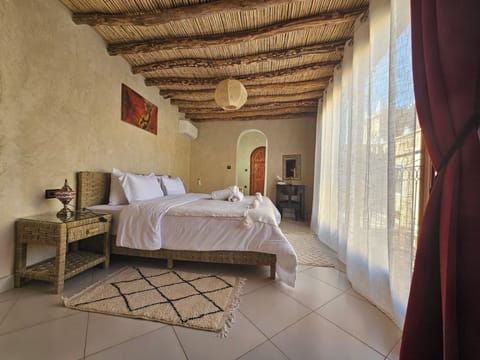 Superior Room, Private Bathroom, Pool View | Premium bedding, down comforters, in-room safe, individually decorated