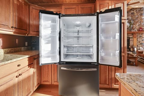 Kitchen | Ample Refrigerator Space