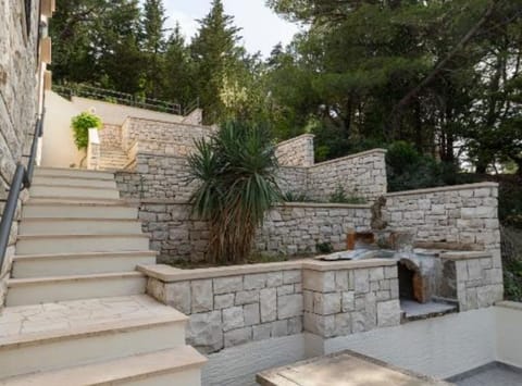 House (Four bedroom Holiday Home with Terrac) | Terrace/patio