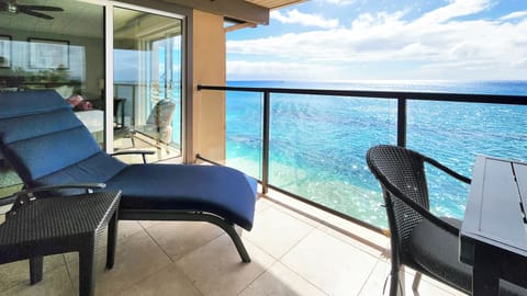 Unit 403 - Refreshing ocean breezes and breathtaking, unobstructed ocean views