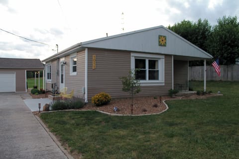 Welcome to the Sunshine Bungalow