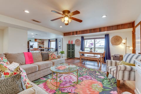 Graford Vacation Rental | 5BR | 3BA | Step Required | 2,000 Sq Ft