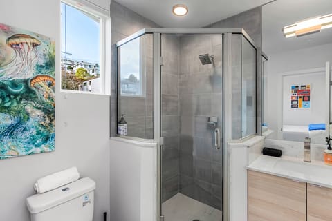Free toiletries, hair dryer