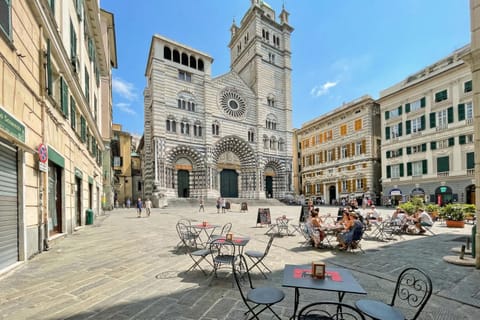 Family Apartment, Multiple Bedrooms (Old Town Maison - City Center) | Outdoor dining