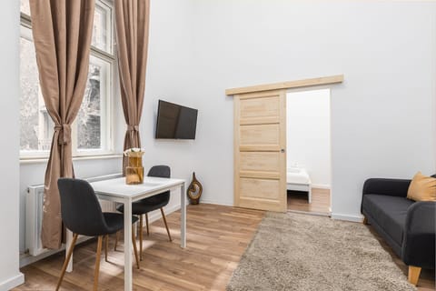 Comfort Apartment | 1 bedroom, iron/ironing board, WiFi (free)