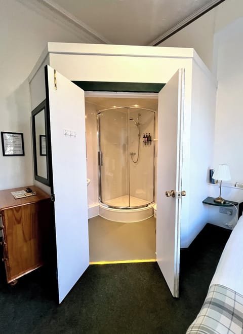 Double Room | Desk, blackout drapes, iron/ironing board, free WiFi