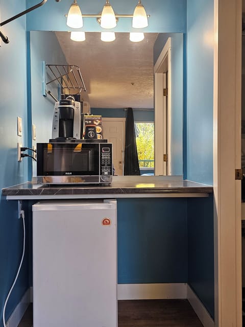Fridge, microwave, coffee/tea maker